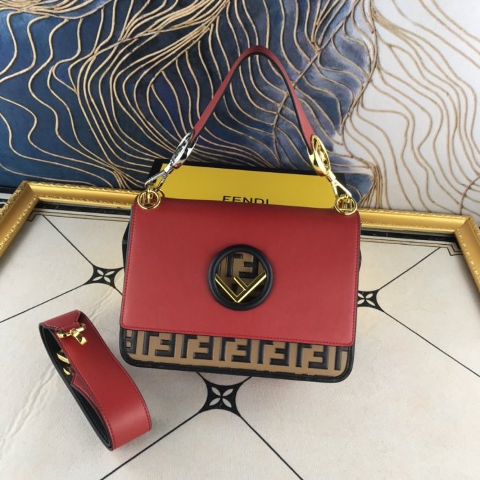 2021SS新作 FENDI フェンディ レディースショルダーバックスーパーコピー