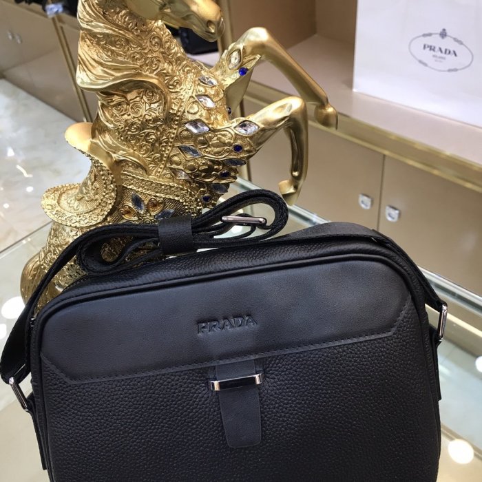 202105SS新作 Prada プラダ メンズ ショルダーバックスーパーコピー