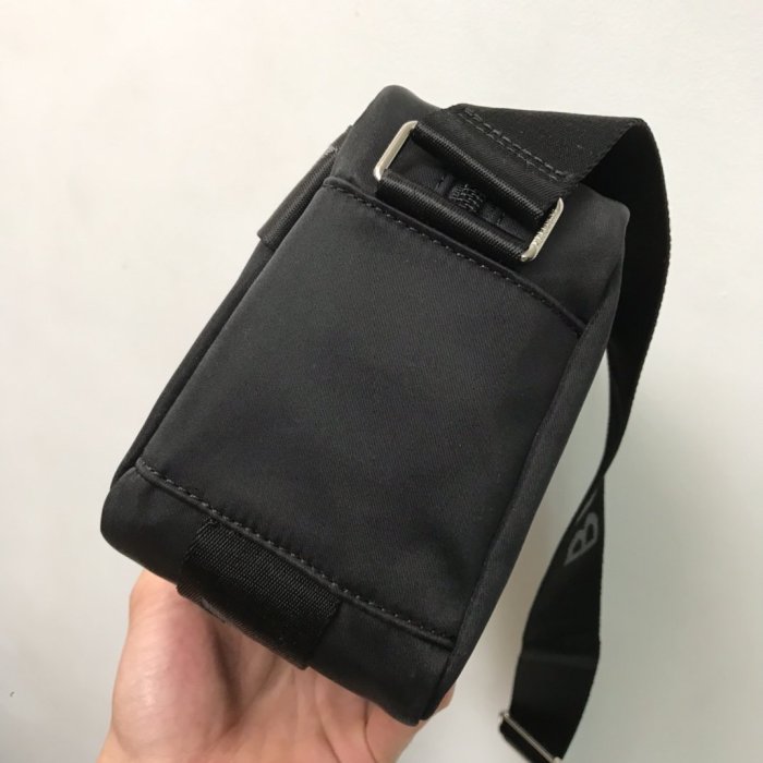 2020SS新作 Burberry バーバリー メンズ ショルダーバック スーパーコピー