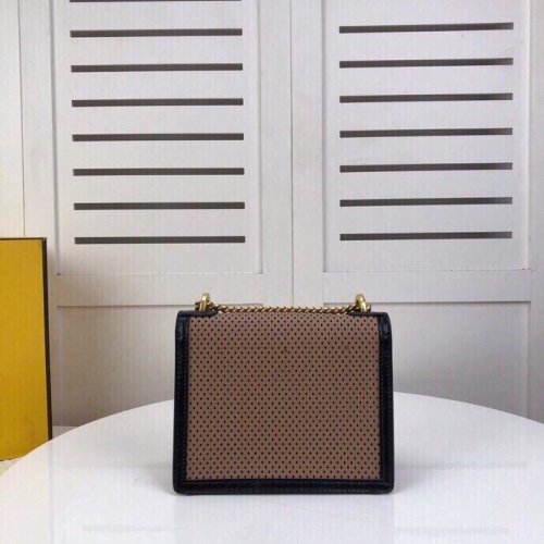 2020SS新作 FENDI フェンディ レディース ショルダーバック スーパーコピー