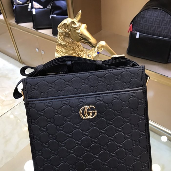 202103SS新作 Gucci グッチ メンズ ショルダーバックスーパーコピー