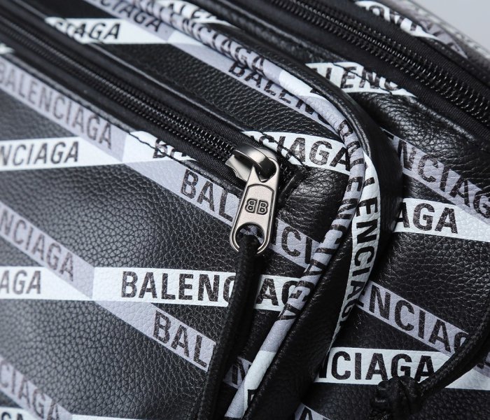 2020SS新作 Balenciaga バレンシアガ メンズ ショルダーバック スーパーコピー