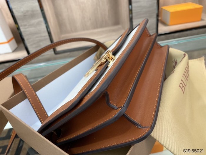 202103SS新作Burberryバーバリー レディース ショルダーバック スーパーコピー