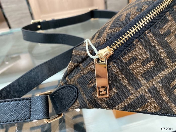 202103SS新作 FENDI フェンディ レディースショルダーバックスーパーコピー