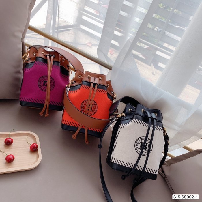 2020SS新作 FENDI フェンディ レディース ショルダーバック スーパーコピー