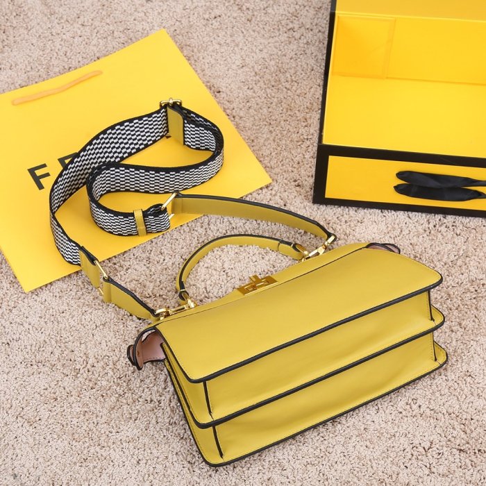 2021SS新作 FENDI フェンディ レディースショルダーバックスーパーコピー