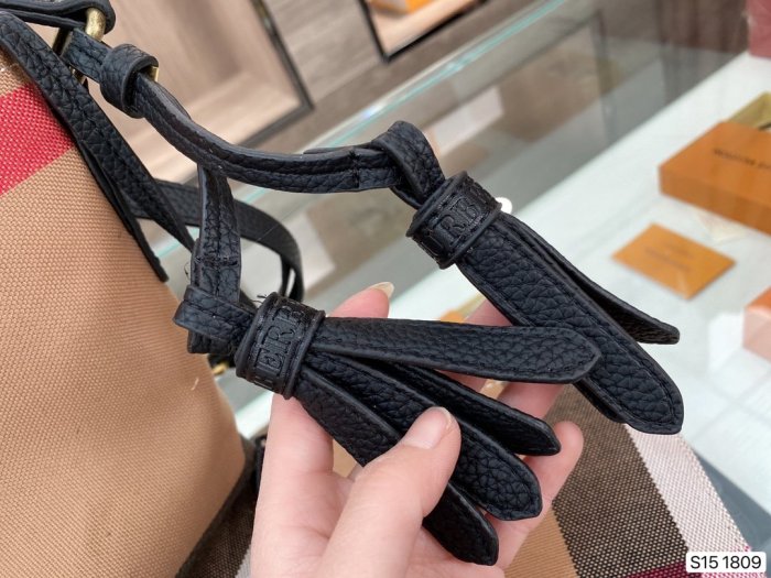 202103SS新作Burberryバーバリー レディース ショルダーバック スーパーコピー