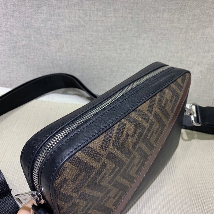 2020SS新作 FENDI フェンディ ショルダーバック スーパーコピー