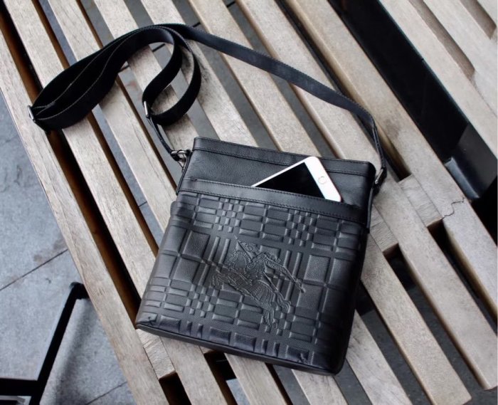 2020SS新作 Burberry バーバリー メンズ ショルダーバック スーパーコピー
