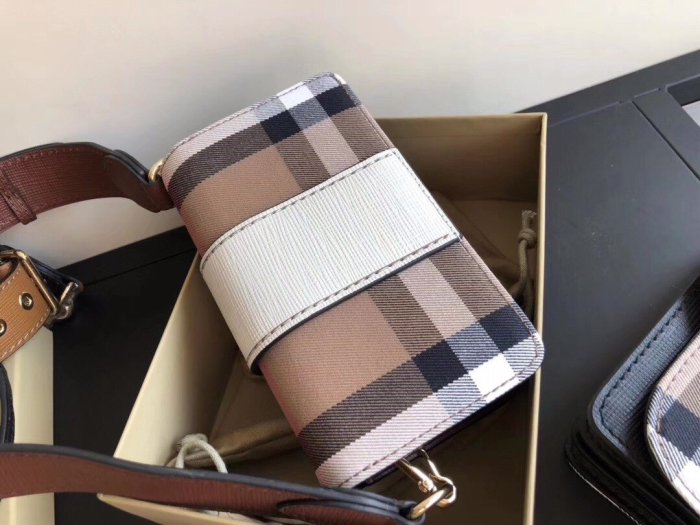 202103SS新作Burberryバーバリー レディース ショルダーバック スーパーコピー