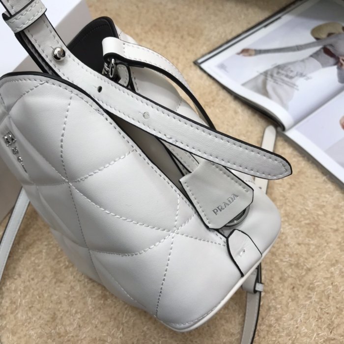 2021SS新作 Prada プラダ レディース ショルダーバックスーパーコピー