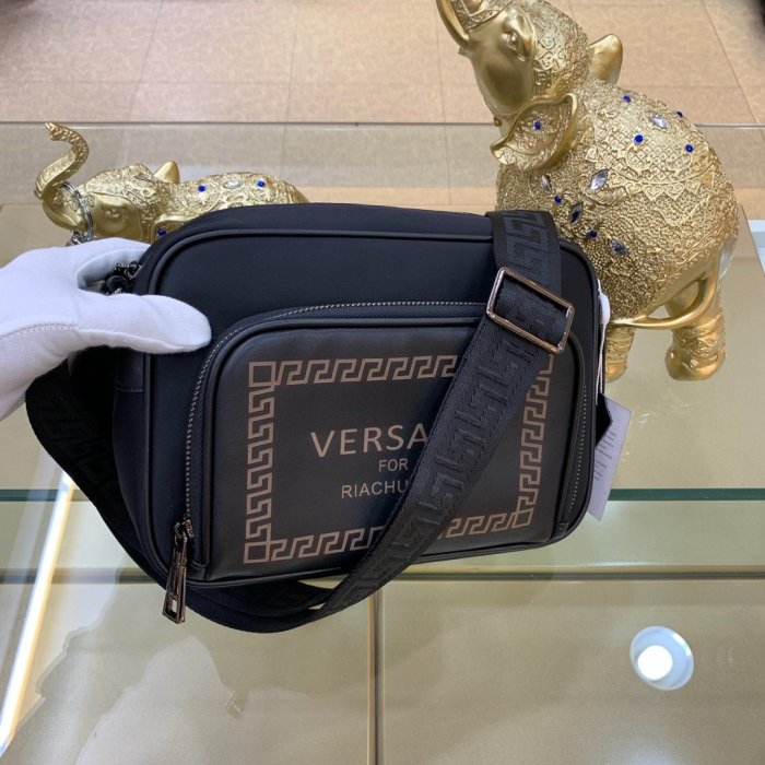 202106SS新作 Versace ヴェルサーチェ メンズ ショルダーバッグ スーパーコピー