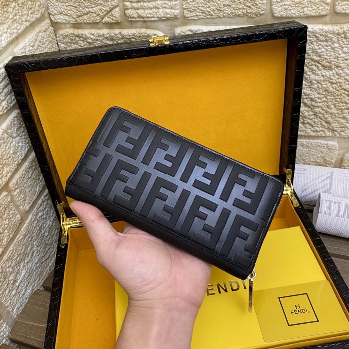2020SSフェンディ FENDI 新作通販長財布 スーパーコピー