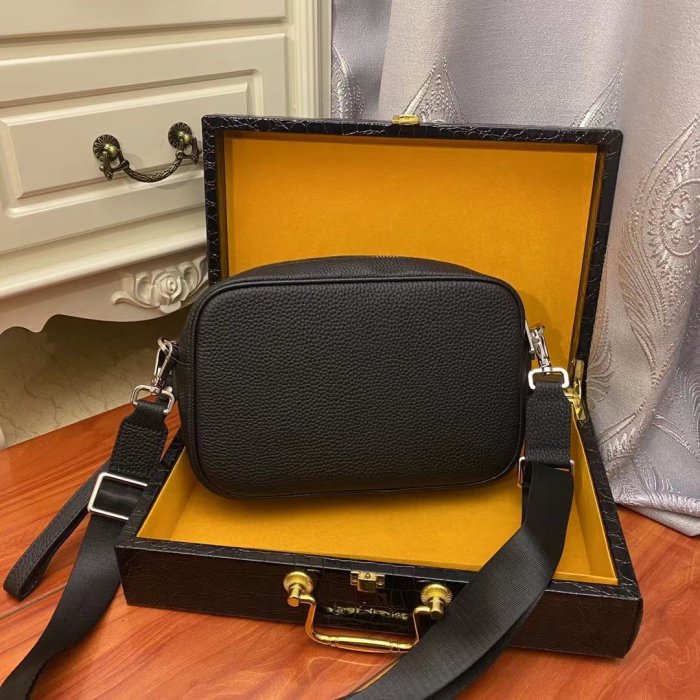 202103SS新作 FENDI フェンディ ショルダーバック スーパーコピー