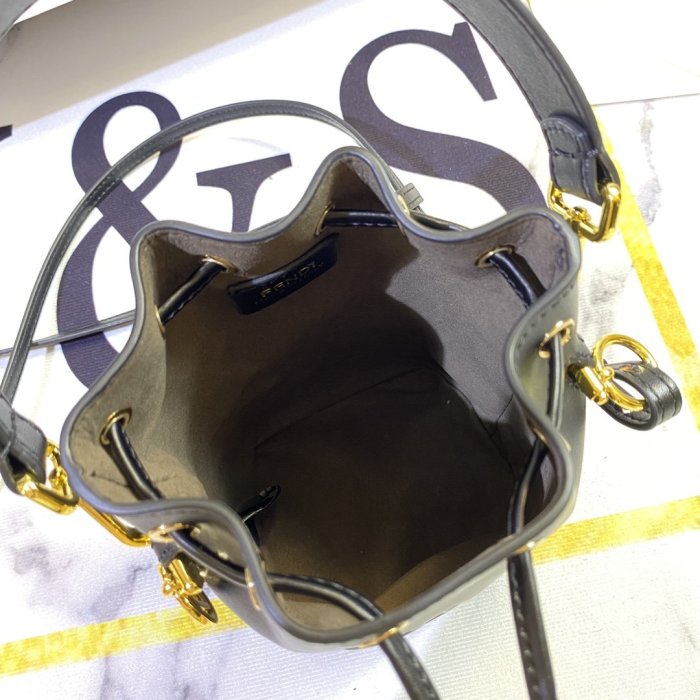 2020SS新作 FENDI フェンディ レディース ショルダーバック スーパーコピー