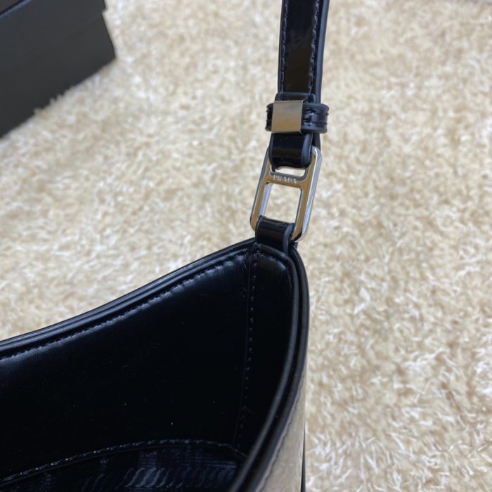 202103SS新作 Prada プラダ レディース ショルダーバックスーパーコピー