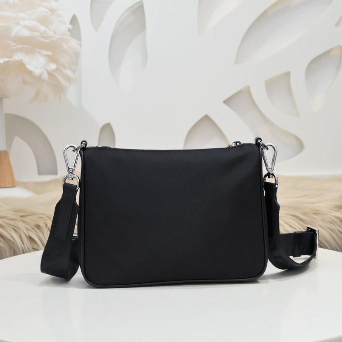 202105SS新作 Prada プラダ メンズ ショルダーバックスーパーコピー