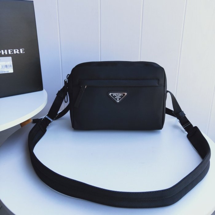 202103SS新作 メンズ Prada プラダ ショルダーバックスーパーコピー