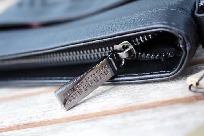 2020SS新作 Burberry バーバリー メンズ ショルダーバック スーパーコピー