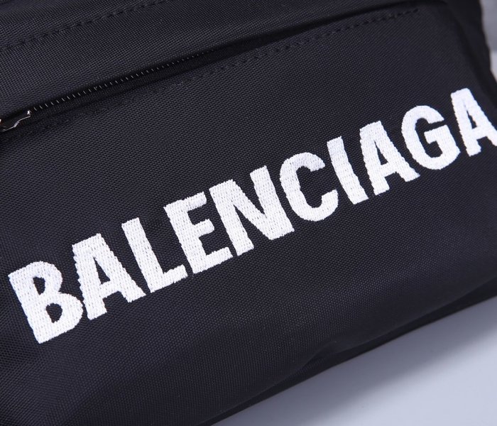 2020SS新作 Balenciaga バレンシアガ メンズ ショルダーバック スーパーコピー