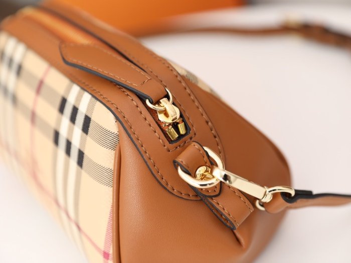 202103SS新作Burberryバーバリー レディース ショルダーバック スーパーコピー