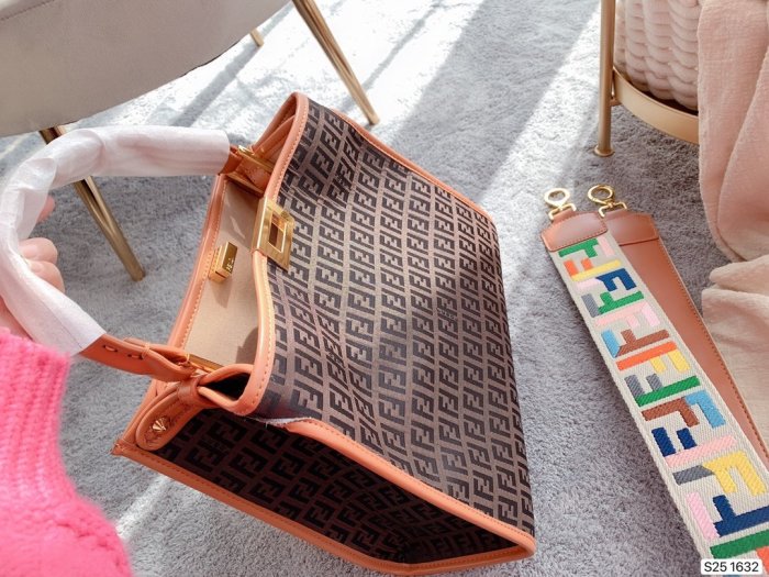 2020SS新作 FENDI フェンディ レディース ハンドバックスーパーコピー
