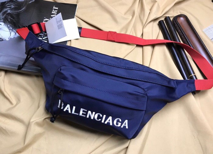 2020SS新作 Balenciaga バレンシアガ メンズ ショルダーバック スーパーコピー