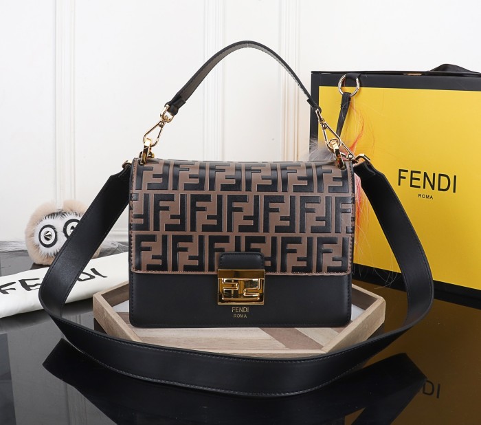 202103SS新作 FENDI フェンディ レディースショルダーバックスーパーコピー