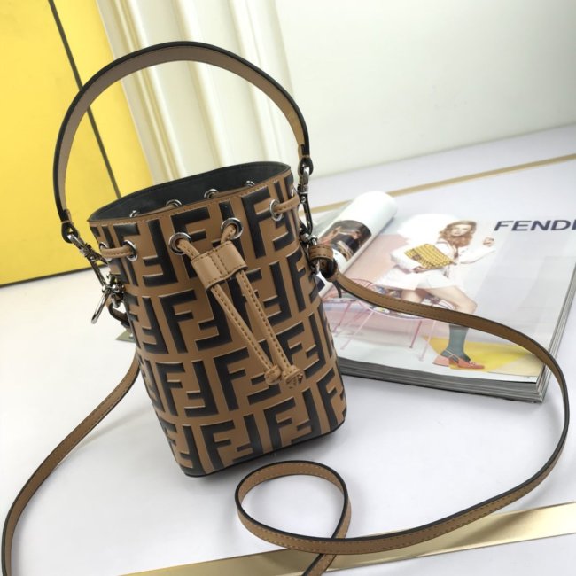 2020SS新作 FENDI フェンディ レディース ショルダーバック スーパーコピー