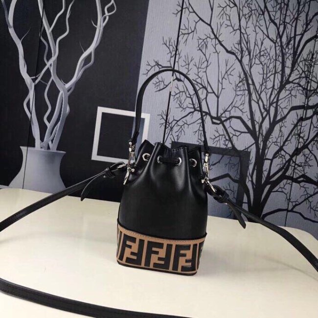 2020SS新作 FENDI フェンディ レディース ショルダーバック スーパーコピー