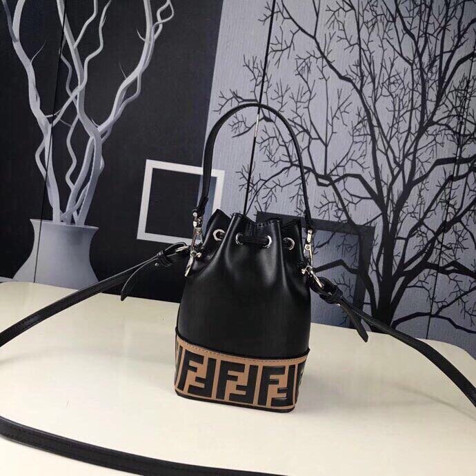 2020SS新作 FENDI フェンディ レディース ショルダーバック スーパーコピー