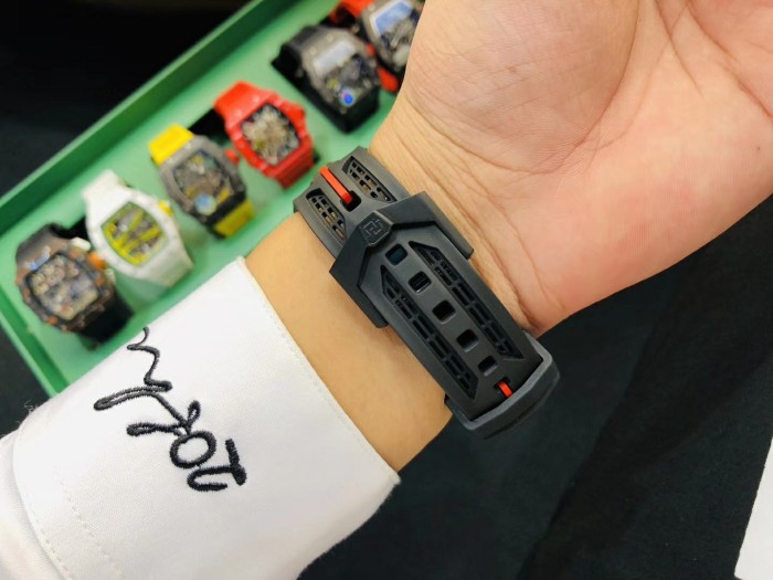 2020SS新作ROGER DUBUISロジェデュブイメンズ時計 スーパーコピー