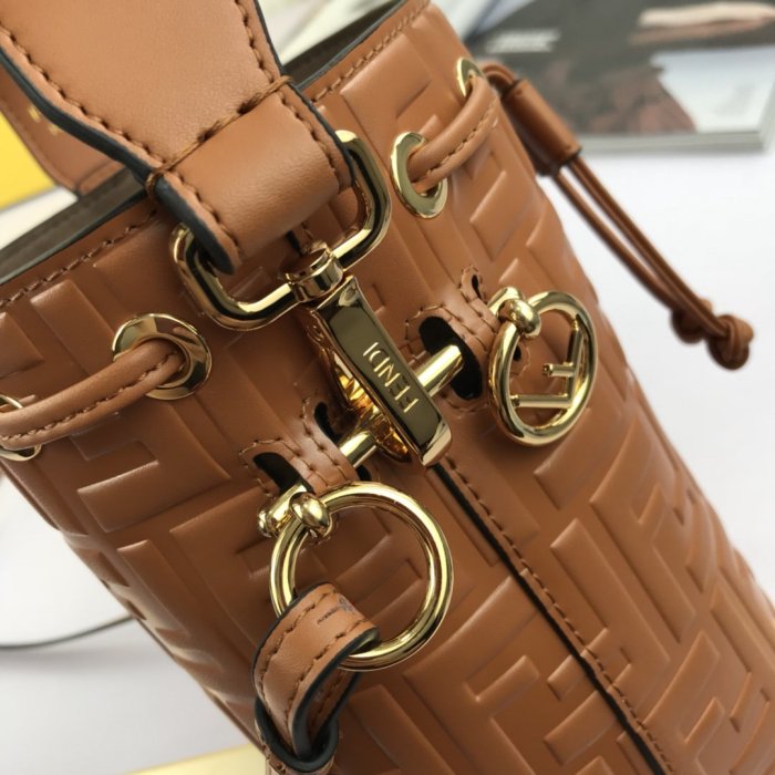 2020SS新作 FENDI フェンディ レディース ショルダーバック スーパーコピー