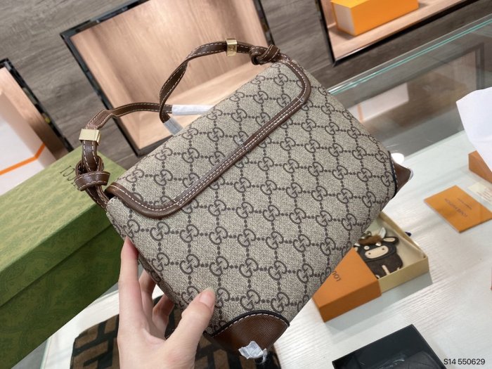 202103SS新作Gucci グッチ レディースショルダーバッグスーパーコピー