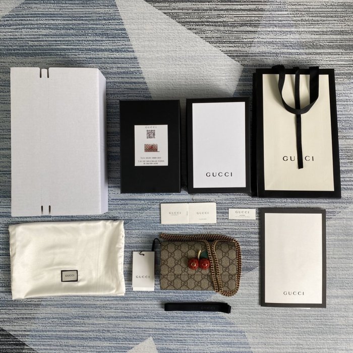 2021SS新作Gucci グッチ レディースショルダーバッグスーパーコピー