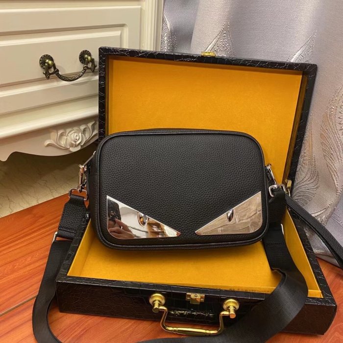 202103SS新作 FENDI フェンディ ショルダーバック スーパーコピー