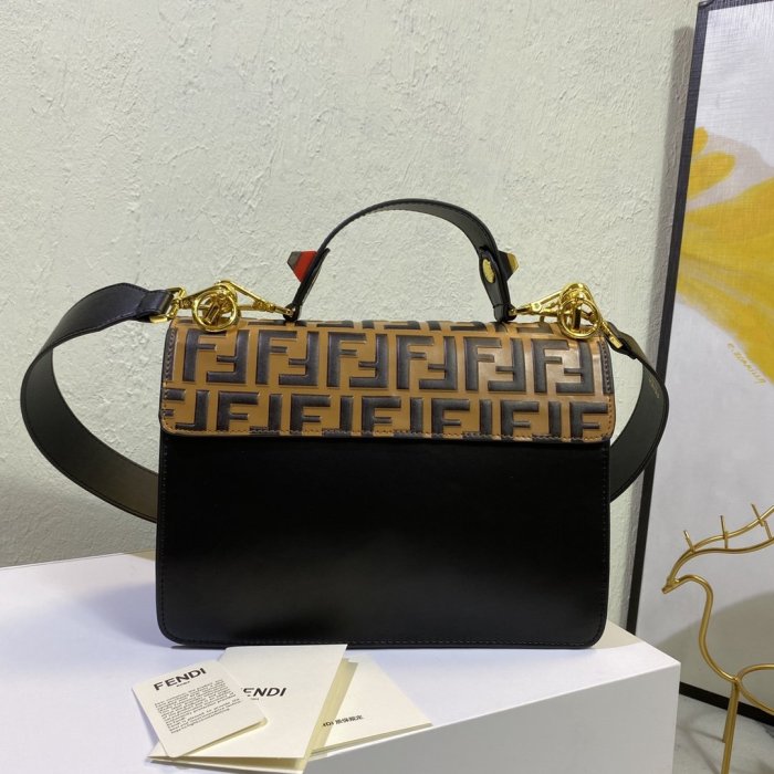 2020SS新作 FENDI フェンディ レディース ショルダーバック スーパーコピー