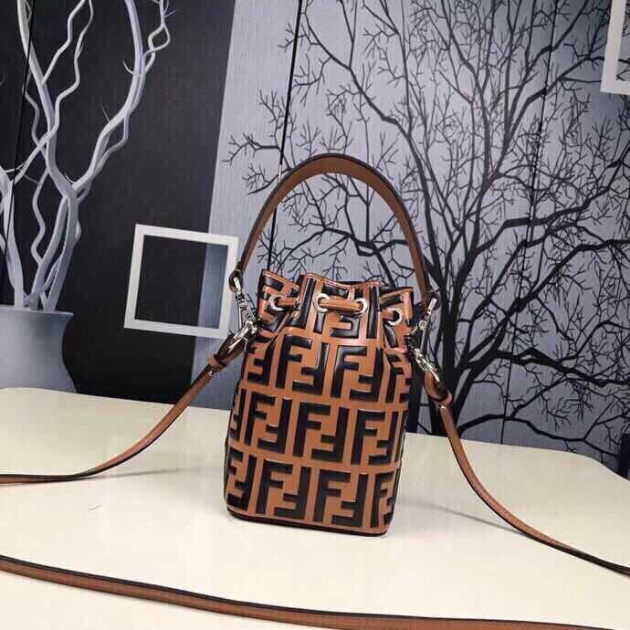 2020SS新作 FENDI フェンディ レディース ショルダーバック スーパーコピー