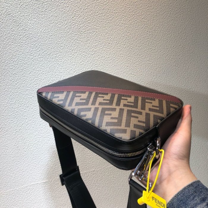 2021SS新作 FENDI フェンディ ショルダーバック スーパーコピー