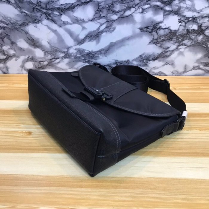 2020SS新作 Dior ディオール メンズ ショルダーバック スーパーコピー