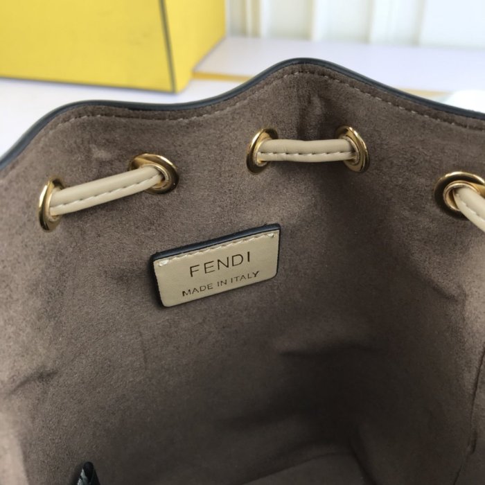 2020SS新作 FENDI フェンディ レディース ショルダーバック スーパーコピー