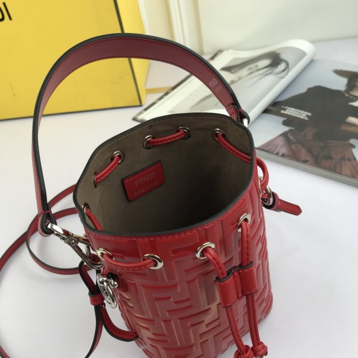 2020SS新作 FENDI フェンディ レディース ショルダーバック スーパーコピー
