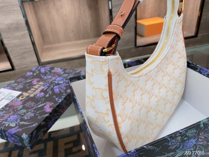 202103SS新作 Celine セリーヌ レディースショルダーバッグスーパーコピー