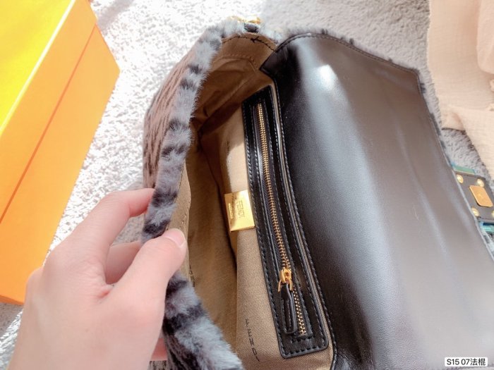 2020SS新作 FENDI フェンディ レディース ショルダーバック スーパーコピー