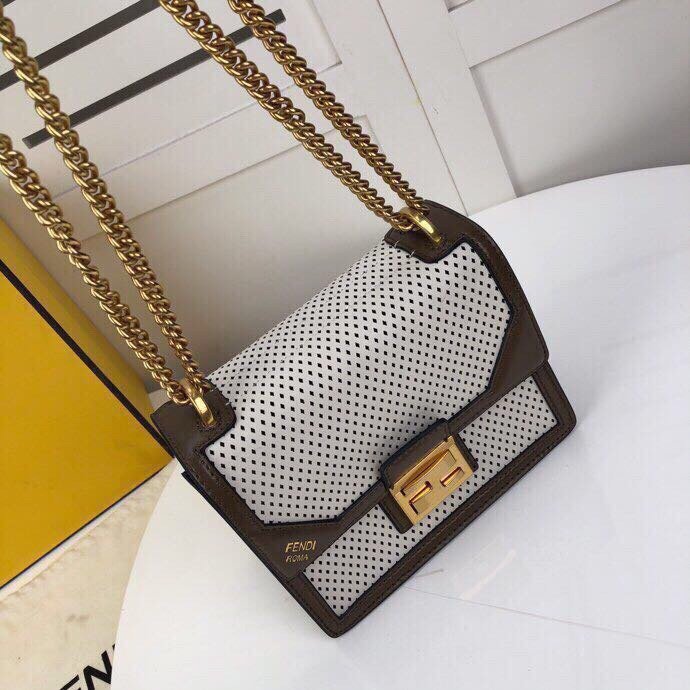 2020SS新作 FENDI フェンディ レディース ショルダーバック スーパーコピー