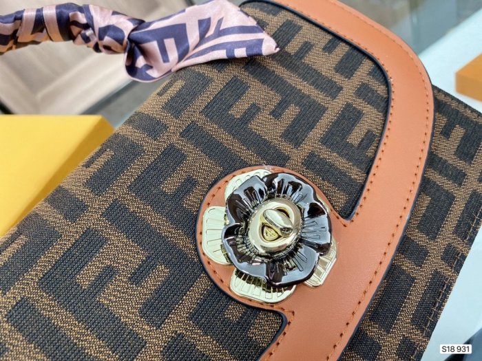 202103SS新作 FENDI フェンディ レディースショルダーバックスーパーコピー