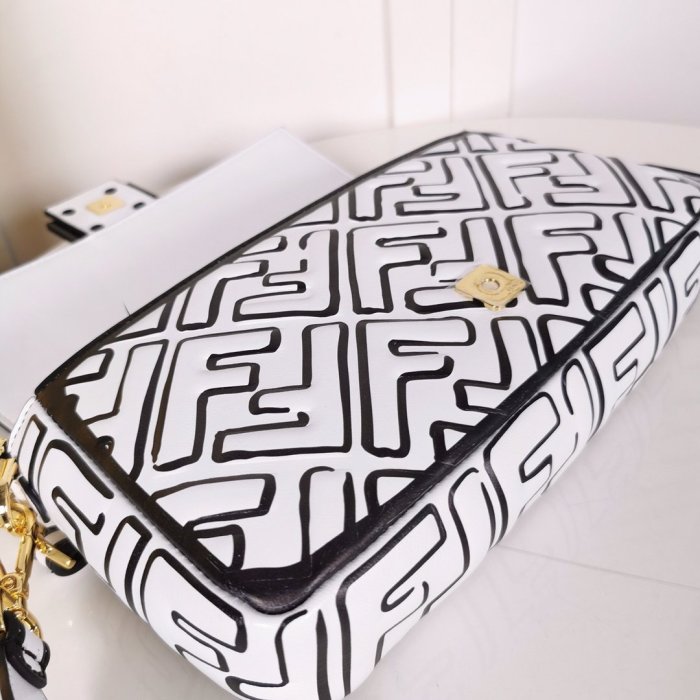 2020SS新作 FENDI フェンディ レディース ショルダーバック スーパーコピー
