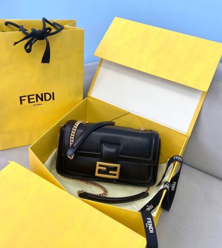 2021SS新作 FENDI フェンディ レディースショルダーバックスーパーコピー