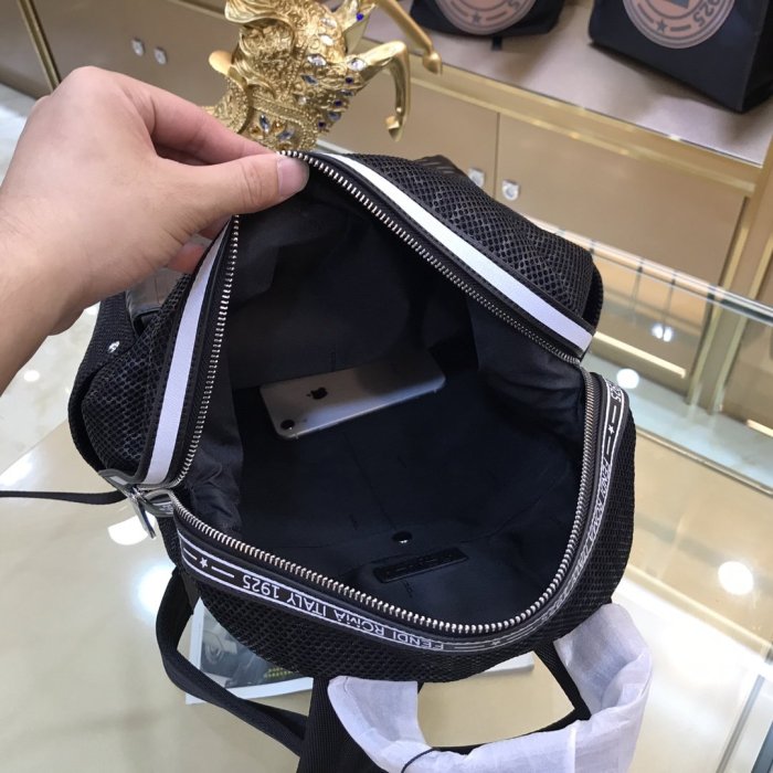 202105SS新作 FENDI フェンディ メンズ リュックバックスーパーコピー