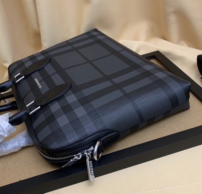 2020SS新作 Burberry バーバリー メンズ ハンドバックスーパーコピー